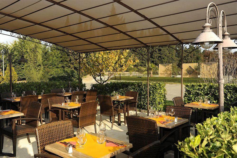 Brit Hotel Avignon Sud Le Calendal Exteriör bild